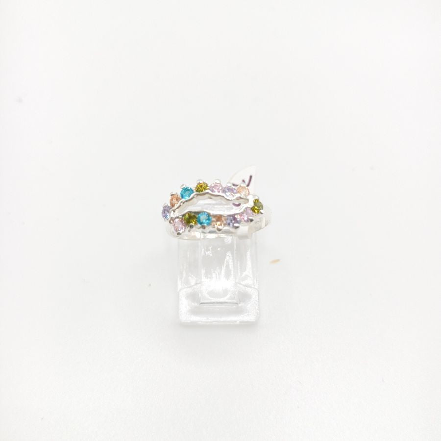 Anillo dos líneas de circonia en arcoiris.