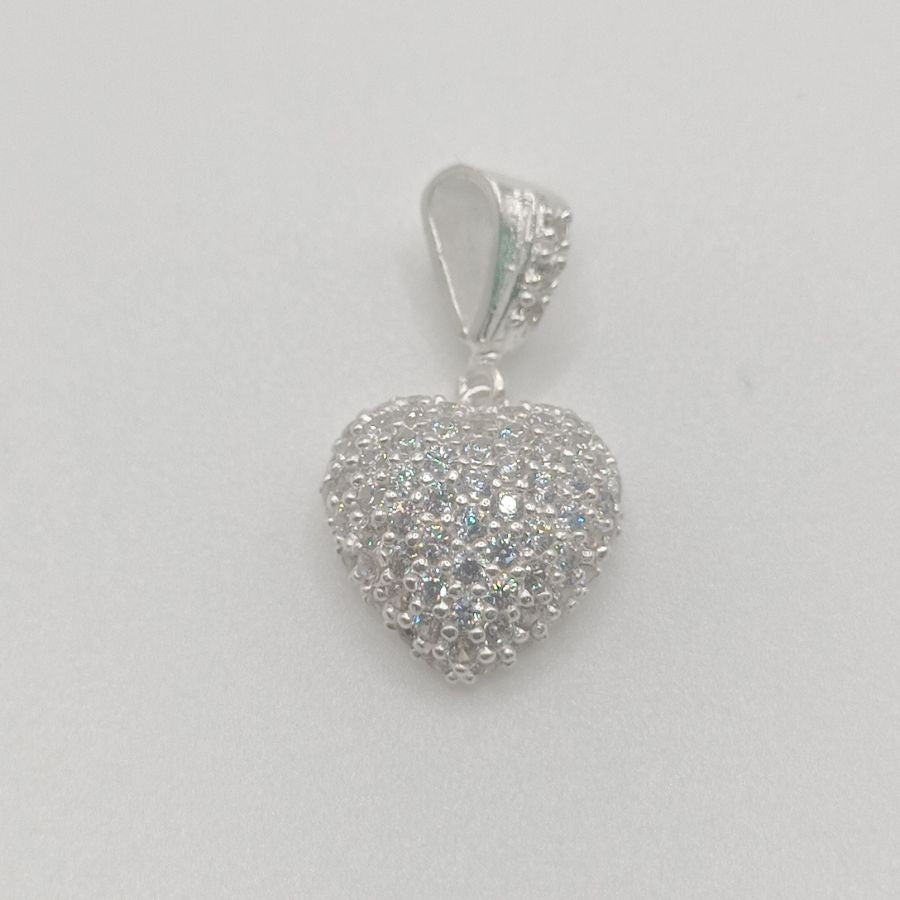 Dije Corazón Con Circonias Transparentes 2.9cm Largo 1.6cm Ancho